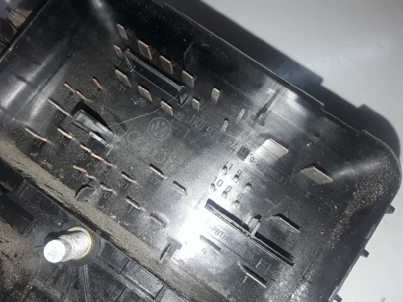 Recambio de caja reles / fusibles para audi a3 (8p1) bkd referencia OEM IAM 1K0937124H  