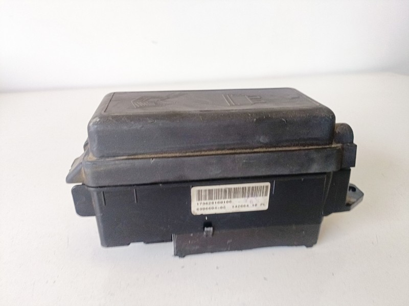 Recambio de caja reles / fusibles para mini mini (r50,r53) 1nd referencia OEM IAM 690660405  