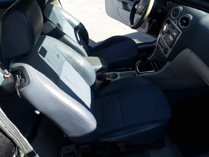 ford focus berlina (cap) del año 2005