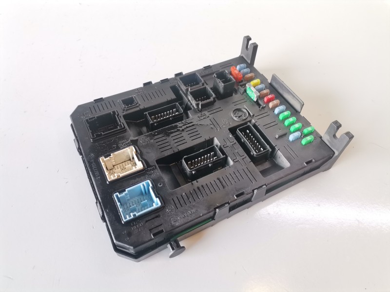 Recambio de caja reles / fusibles para citroen c4 picasso 9hz referencia OEM IAM 216760315B  