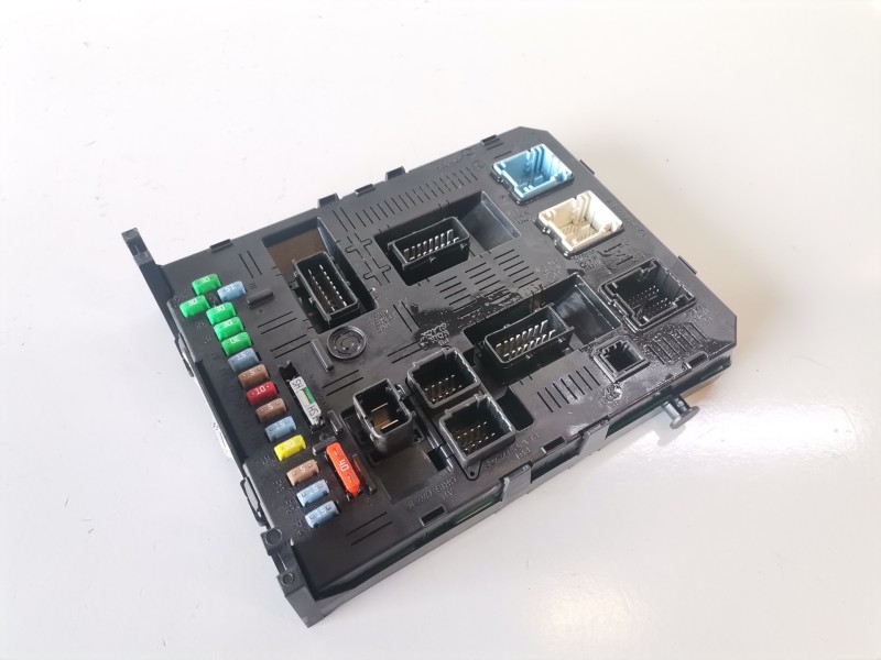 Recambio de caja reles / fusibles para citroen c4 picasso 9hz referencia OEM IAM 216760315B  