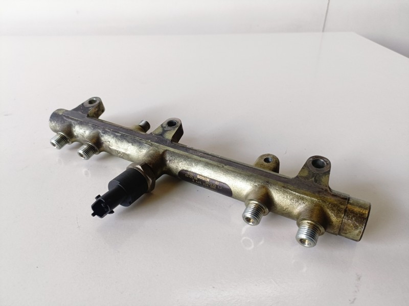 Recambio de rampa inyectora para iveco daily furgón 814043n referencia OEM IAM 0445224009  