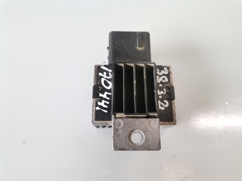 Recambio de caja precalentamiento para citroen berlingo combi 9h06 referencia OEM IAM AV6112A343BA/9663824880  