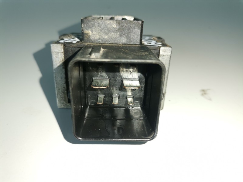 Recambio de caja precalentamiento para citroen berlingo combi 9h06 referencia OEM IAM AV6112A343BA/9663824880  