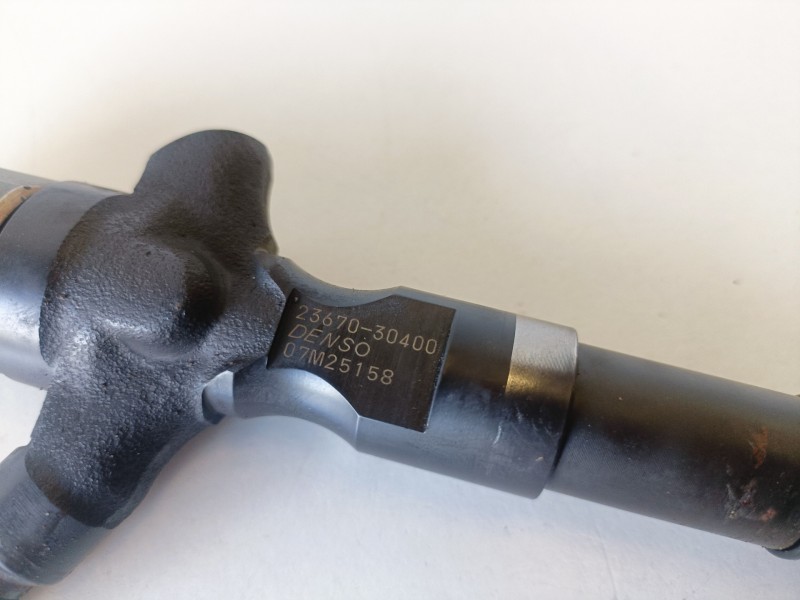 Recambio de inyector para toyota land cruiser (j15) 1kdftv referencia OEM IAM 2367030400  