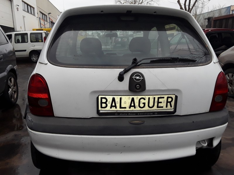opel corsa b del año 2000