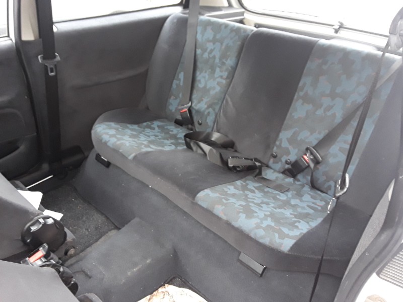 opel corsa b del año 2000