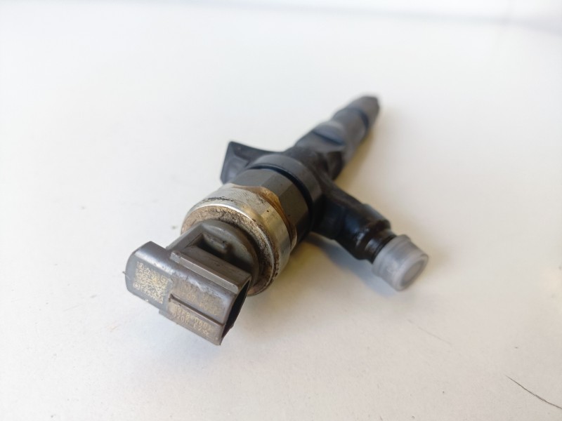 Recambio de inyector para toyota land cruiser (j15) 1kdftv referencia OEM IAM 2367030400  