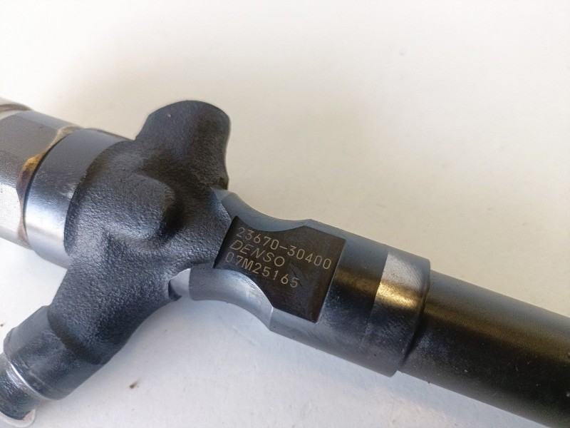 Recambio de inyector para toyota land cruiser (j15) 1kdftv referencia OEM IAM 2367030400  