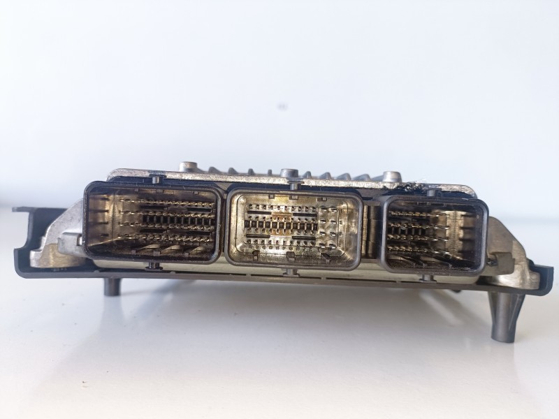 Recambio de centralita motor uce para peugeot 407 rhr referencia OEM IAM 5WS40264ET  