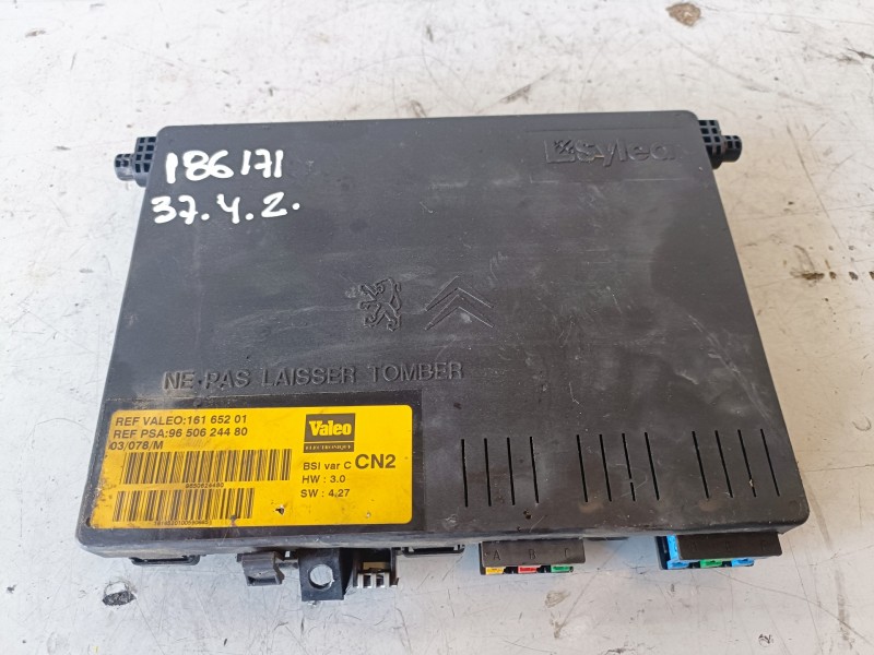 Recambio de caja reles / fusibles para citroen xsara berlina rhy referencia OEM IAM 9650624480  