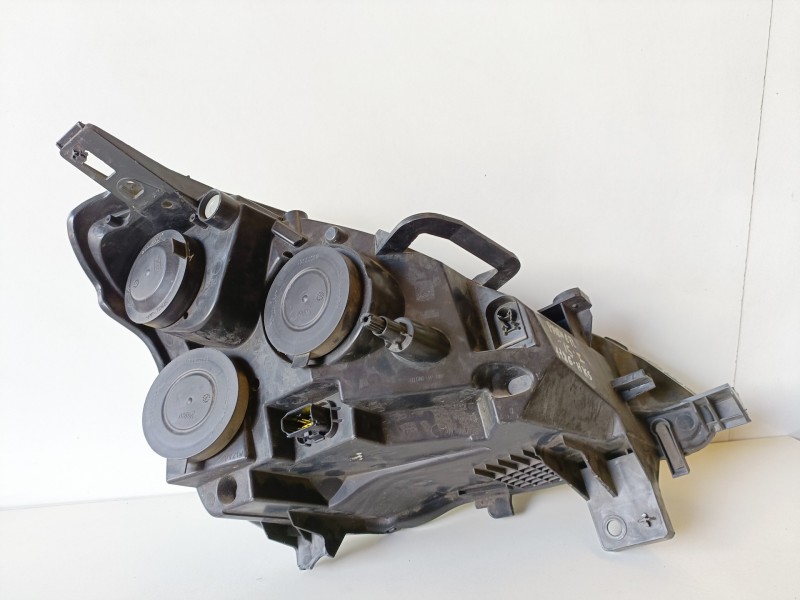 Recambio de faro derecho para peugeot partner tepee referencia OEM IAM 9677202480/90013220  