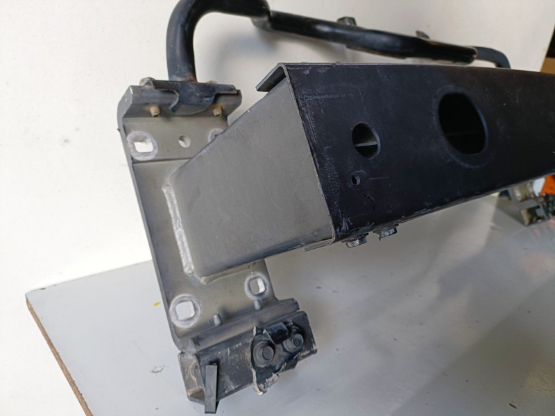 Recambio de refuerzo paragolpes delantero para land rover range rover sport 306dt referencia OEM IAM   