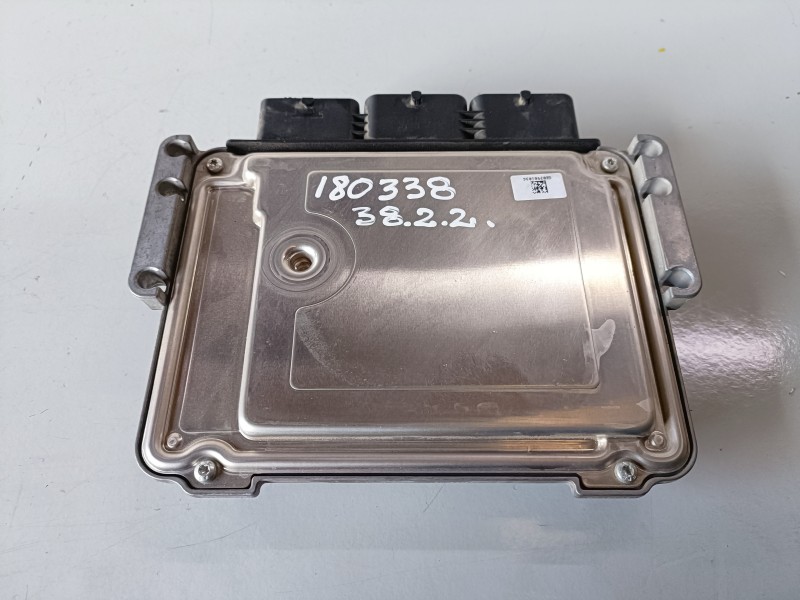 Recambio de centralita motor uce para peugeot 2008 9h06 referencia OEM IAM 0281030546  