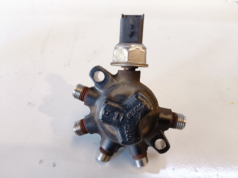 Recambio de rampa inyectora para dacia logan 1 k9k796 referencia OEM IAM R9144Z070B/8200584034  