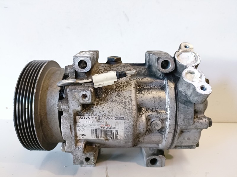 Recambio de compresor aire acondicionado para dacia logan 1 k9k796 referencia OEM IAM 8200802609  