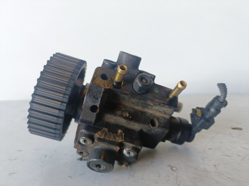 Recambio de bomba inyeccion para opel vectra c berlina z19dth referencia OEM IAM 0445010097  
