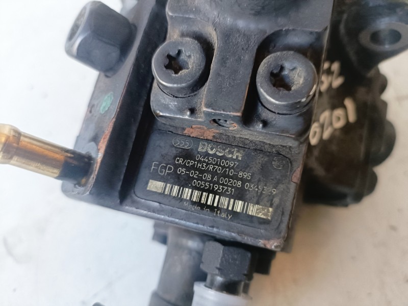 Recambio de bomba inyeccion para opel vectra c berlina z19dth referencia OEM IAM 0445010097  