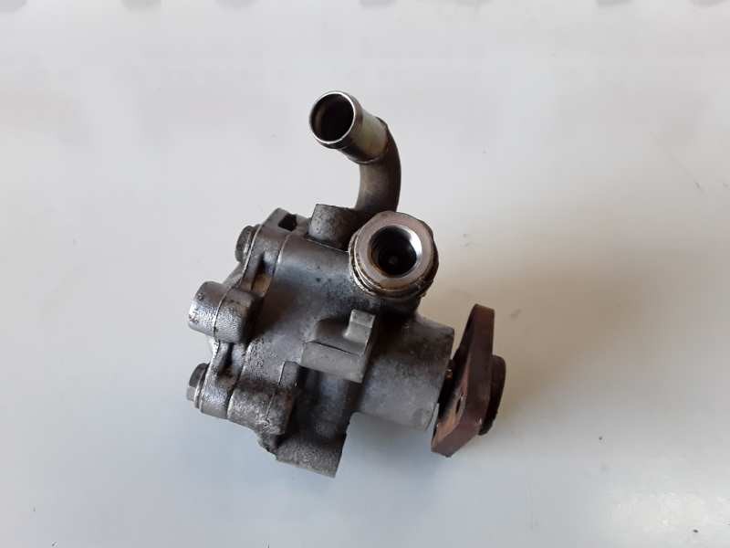 Recambio de bomba direccion para volkswagen passat variant (3b6) avb referencia OEM IAM 8D0145177A  