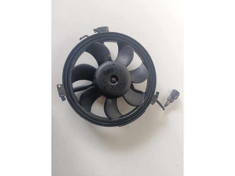 Recambio de electroventilador para nissan interstar (x70) g9u650 referencia OEM IAM 874623J  