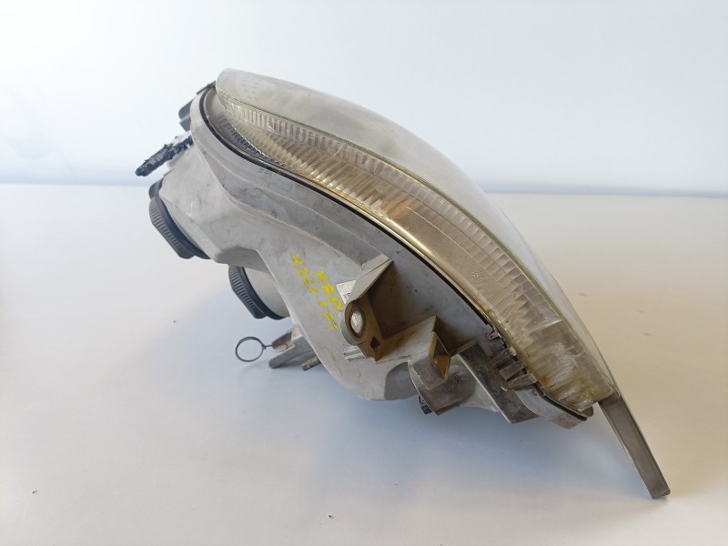 Recambio de faro izquierdo para nissan interstar (x70) g9u650 referencia OEM IAM 8200163516E  