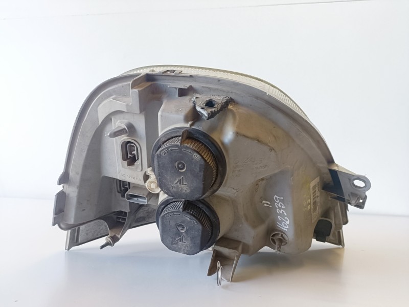 Recambio de faro izquierdo para nissan interstar (x70) g9u650 referencia OEM IAM 8200163516E  