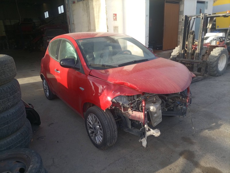lancia ypsilon (402) del año 2013