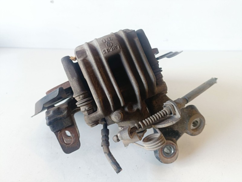 Recambio de mangueta trasera derecha para audi a4 avant (8e) avf referencia OEM IAM   