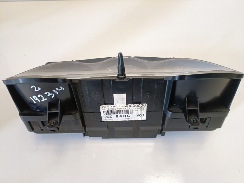 Recambio de cuadro instrumentos para seat leon (1p1) bxe referencia OEM IAM 1P0920840C  