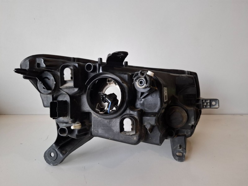 Recambio de faro izquierdo para dacia sandero ii k9k626 referencia OEM IAM 260605312R  