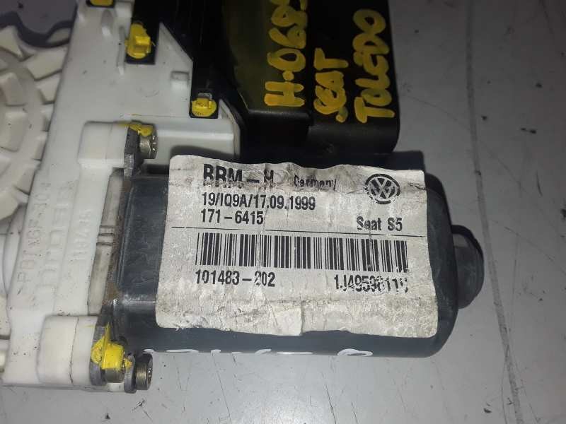 Recambio de motor elevalunas trasero izquierdo para seat toledo (1m2) referencia OEM IAM 1J4959811C  