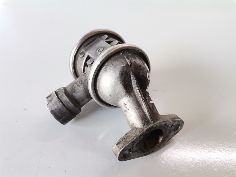 Recambio de valvula egr para bmw serie 3 compacto (e46) n42b20 referencia OEM IAM 72823800  