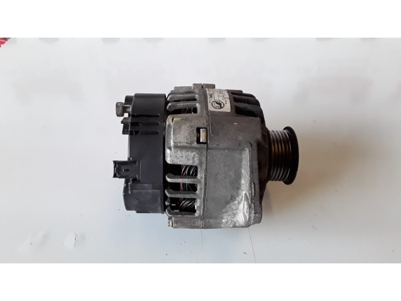 Recambio de alternador para renault master combi f9q770 referencia OEM IAM C542715R/SG10B03/4371835  