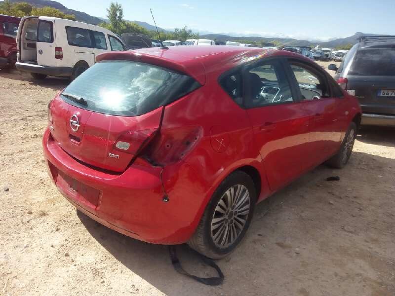 opel astra j berlina 5p del año 2015