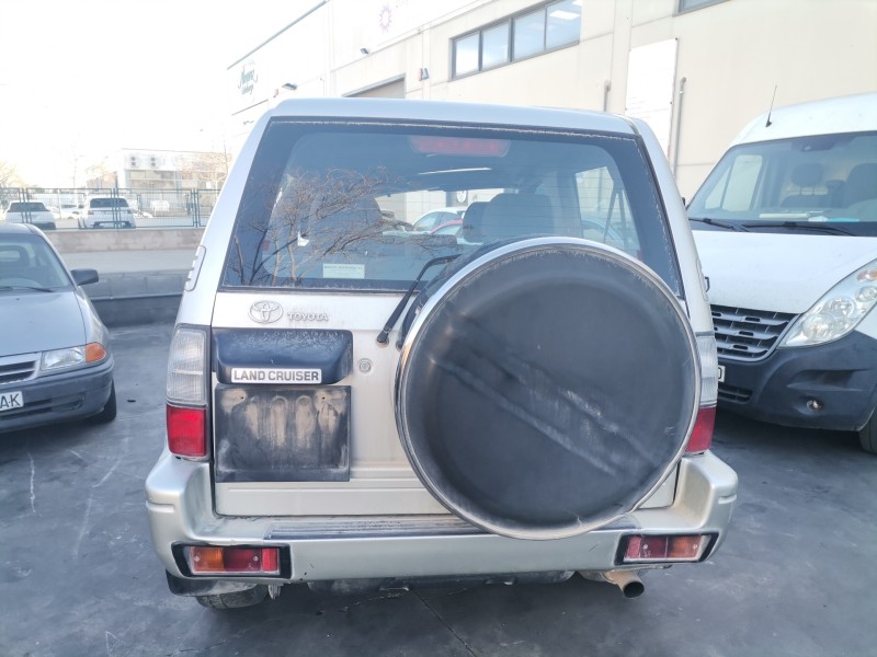 toyota land cruiser (j9) del año 2001