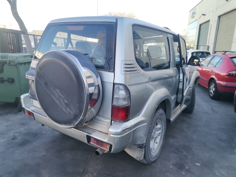 toyota land cruiser (j9) del año 2001