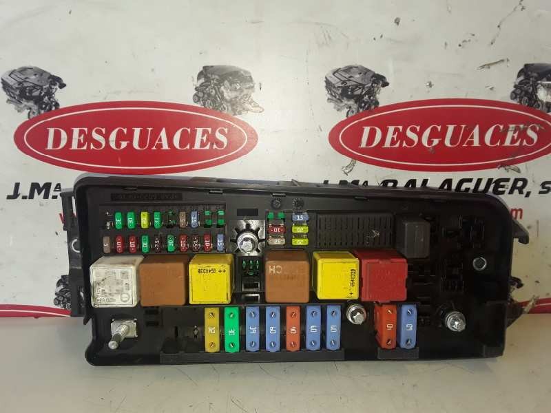 Recambio de caja reles / fusibles para opel vectra c berlina z19dt referencia OEM IAM 13205803/519182000  