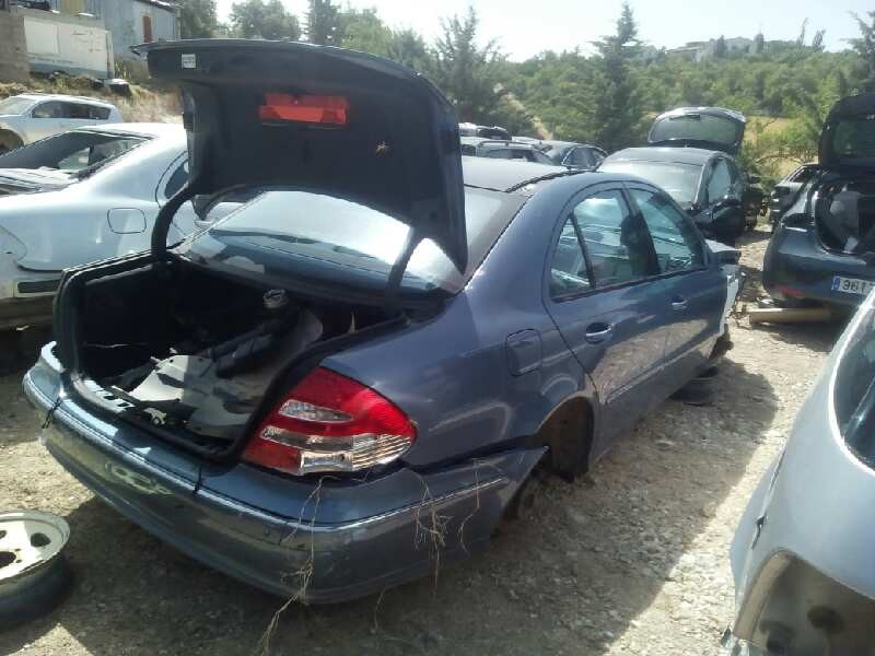 mercedes-benz clase e (bm 211) berlina del año 2003