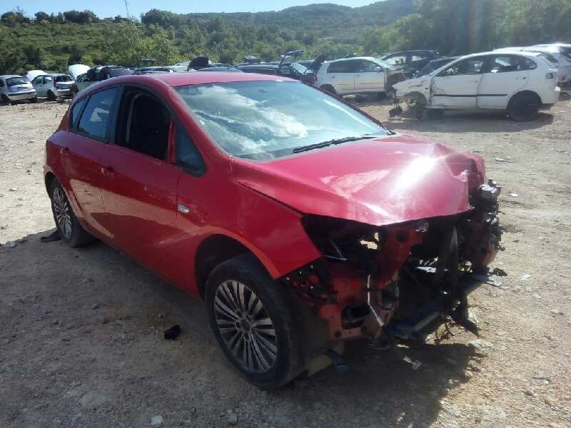opel astra j berlina 5p del año 2015
