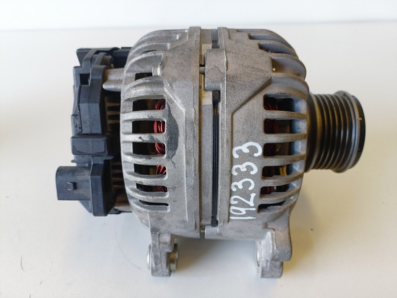 Recambio de alternador para seat leon (1p1) bxe referencia OEM IAM 8EL011710321  