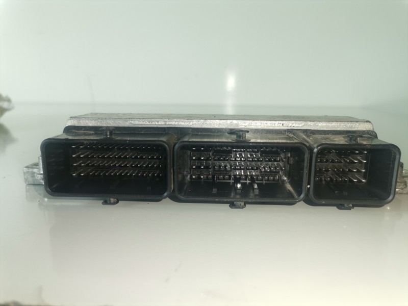 Recambio de centralita motor uce para renault clio iv h4b408 referencia OEM IAM 237107175R  