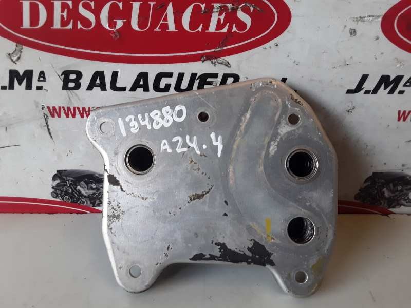 Recambio de enfriador aceite motor para mercedes-benz sprinter furgón referencia OEM IAM A6121880101  