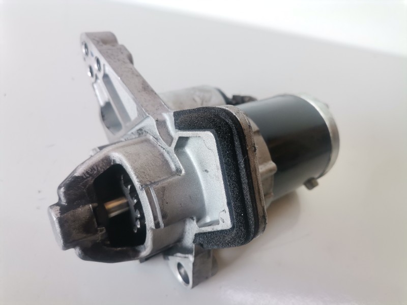 Recambio de motor arranque para renault clio iv h4b408 referencia OEM IAM 233000557RC/M000TD0372ZE  