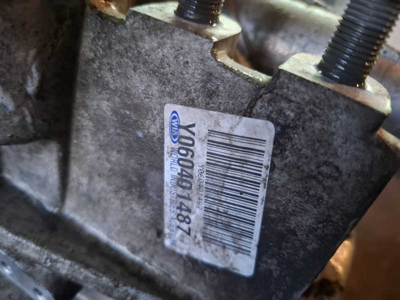 Recambio de caja cambios para kia carnival j3 referencia OEM IAM Y060401487  