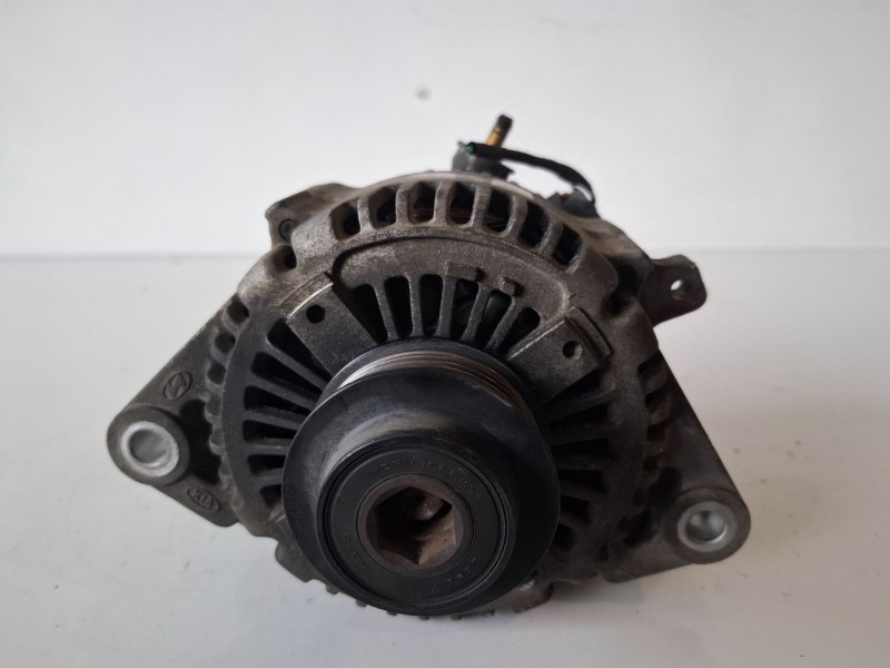 Recambio de alternador para kia carnival j3 referencia OEM IAM 373004X900  