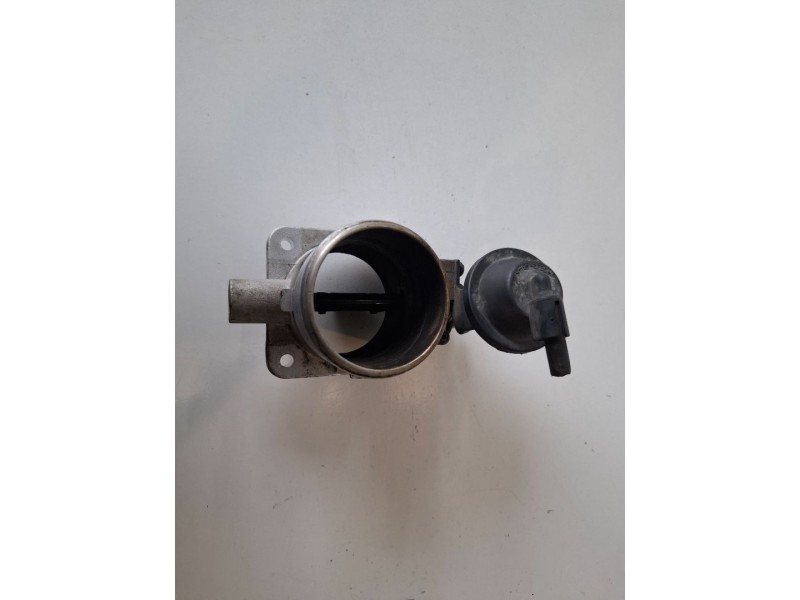Recambio de caja mariposa para kia carnival j3 referencia OEM IAM 351004X  