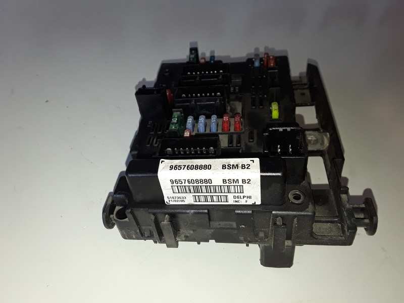 Recambio de caja reles / fusibles para peugeot 307 berlina (s2) 9hz referencia OEM IAM 9657608880/BSMB2  