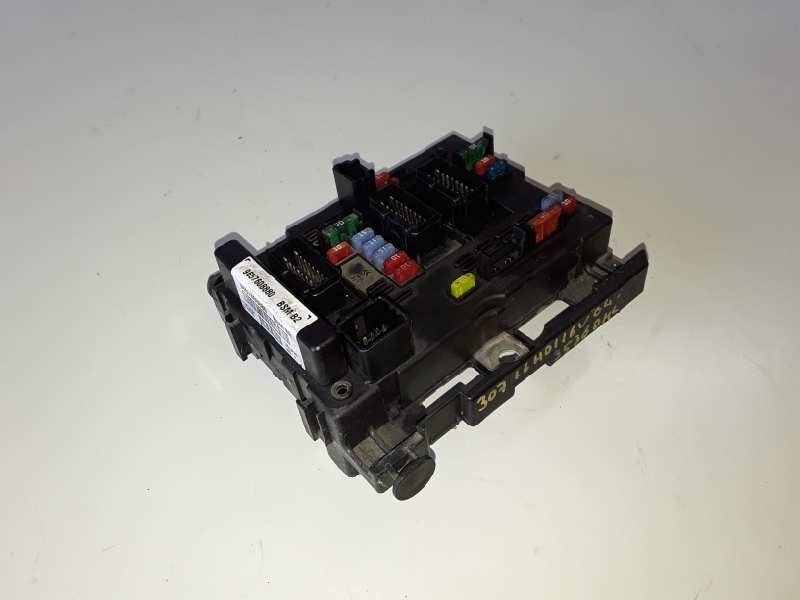 Recambio de caja reles / fusibles para peugeot 307 berlina (s2) 9hz referencia OEM IAM 9657608880/BSMB2  