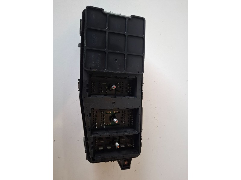 Recambio de caja reles / fusibles para kia carnival j3 referencia OEM IAM 919504D0500F  