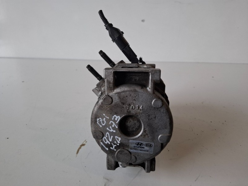 Recambio de compresor aire acondicionado para kia carnival j3 referencia OEM IAM 977014DXXX  
